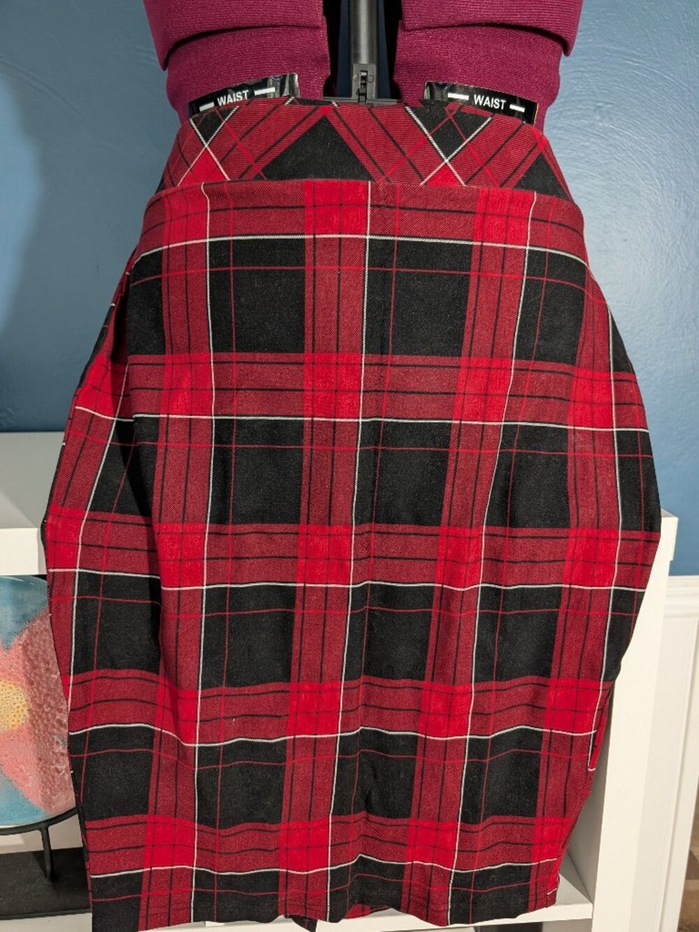 NWOT Torrid Size 1 red and black plaid pencil skirt